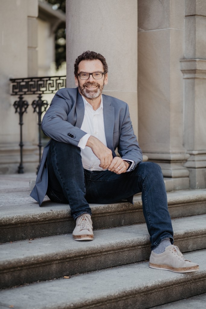 Porträtfoto von Nora Brumm (https://www.foundbyheart.com/) 